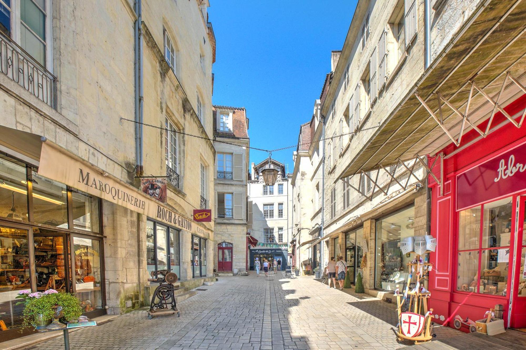 Miraflores, Appartement En Ville Perigueux Luaran gambar